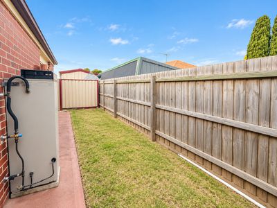 1 / 3 Enfield Avenue, Werribee