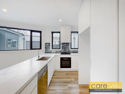 2 / 5 Maple Court, Doveton