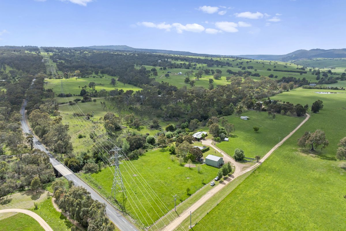 560 Old Tolmie Road, Mansfield