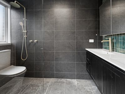 2 Avro Place, Raby