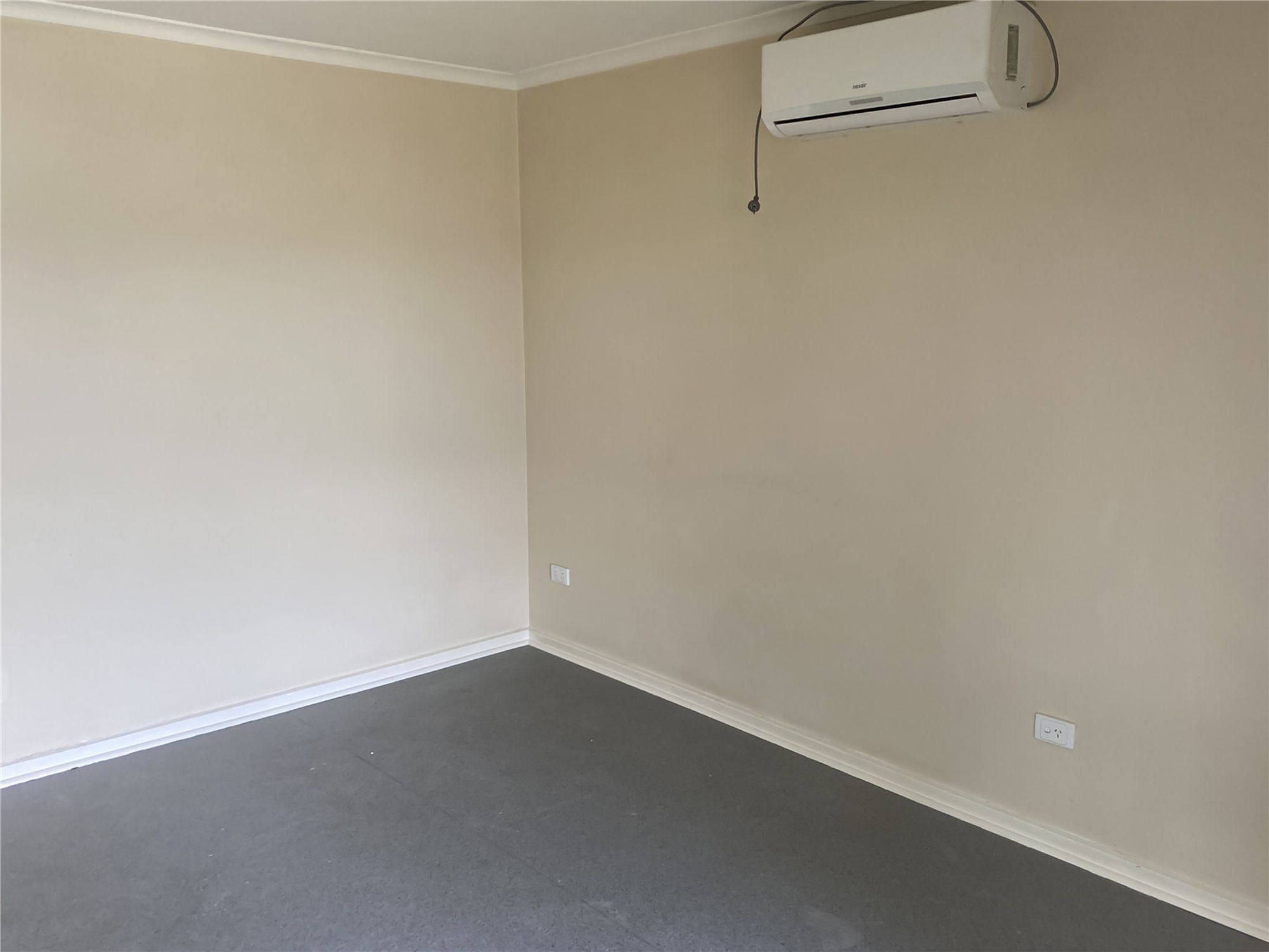 24 Railway Terrace, Kilburn