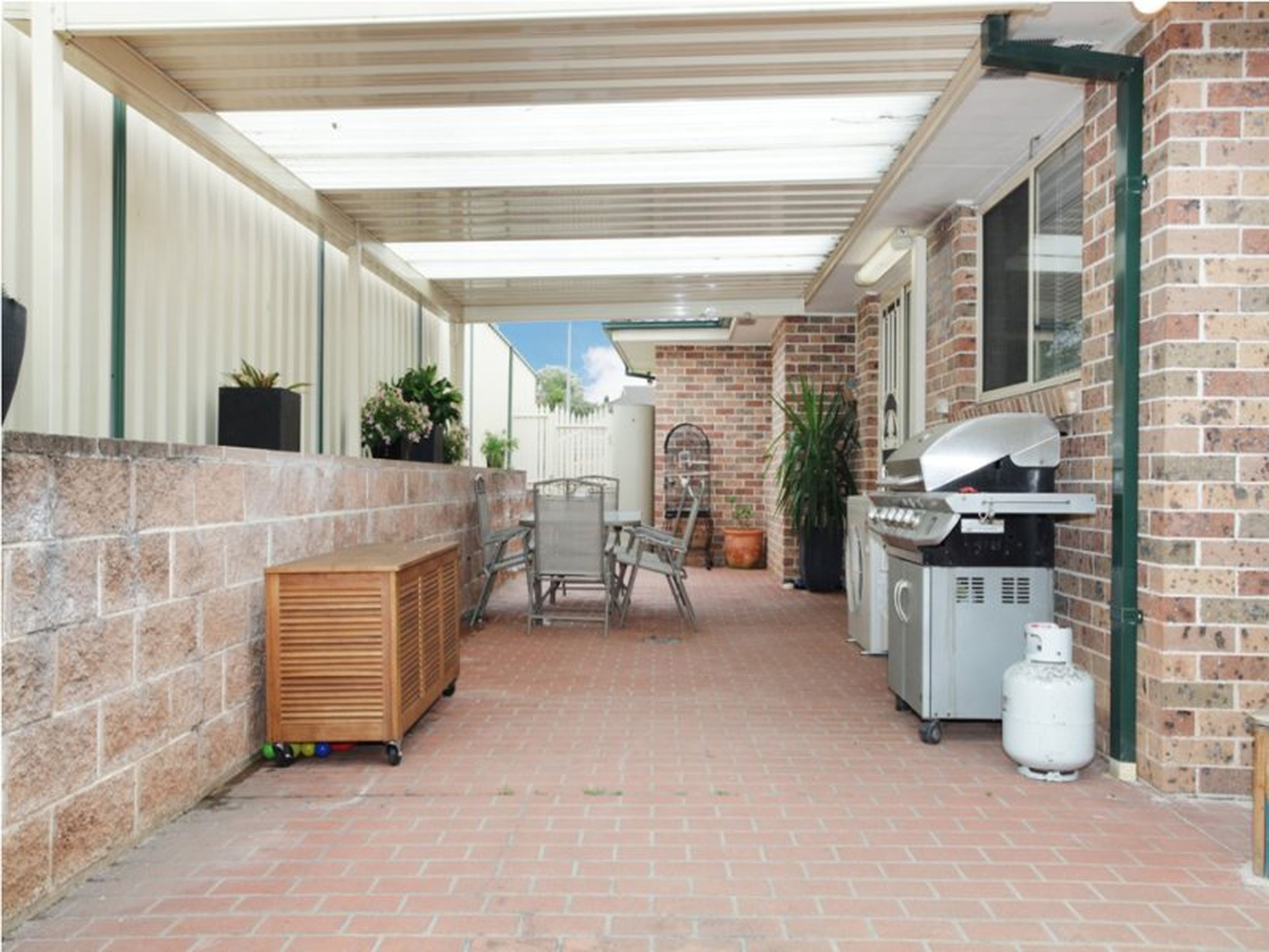 2 / 1 Barron Field Drive , GLENMORE PARK