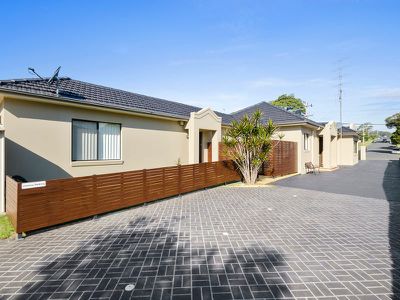 42 Greenacre Road, Wollongong