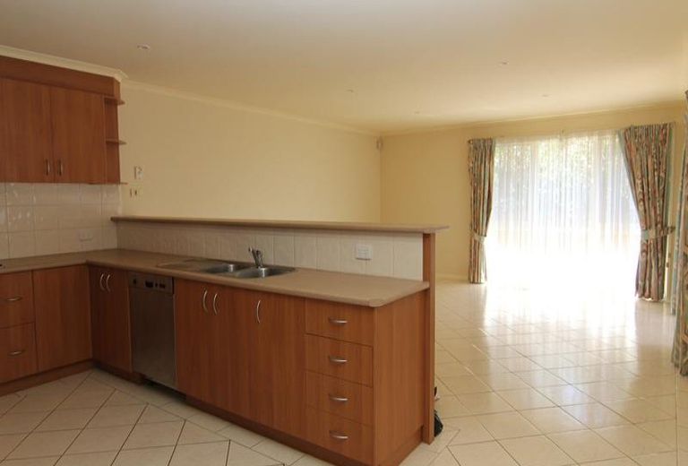 1 / 15 Charlotte Street, Glen Waverley