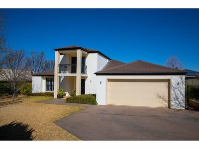 19 Lakeside Circuit, Dubbo