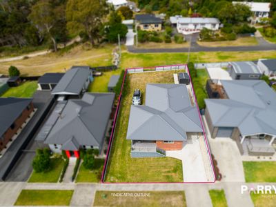 16 Therese Street, Bridport