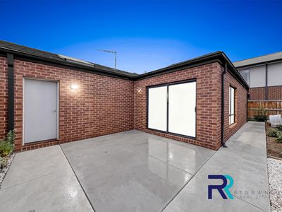 4 TAPIOCA STREET, Manor Lakes