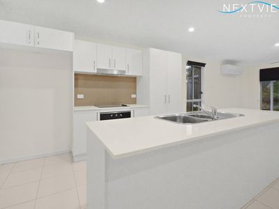 27 Wedgetail Street, Fletcher