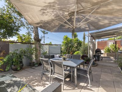 1 Hedley Court, Mount Louisa