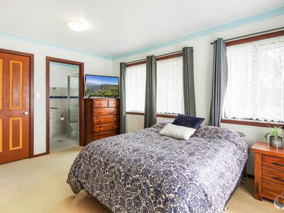 11 Mummaga Lake Drive, Dalmeny