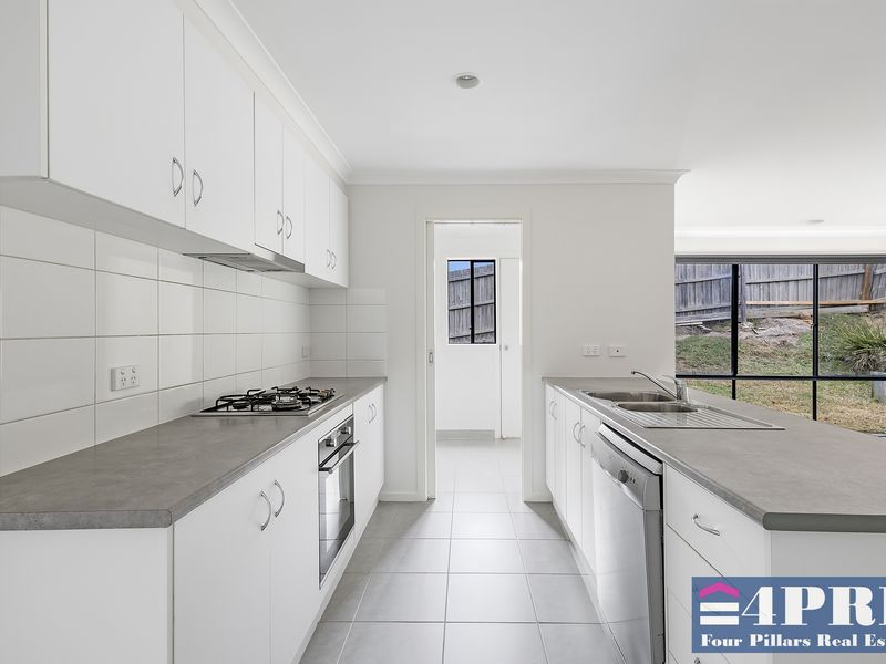 8 Hadlow Court, Sunbury, Sunbury - Thumbnail 5
