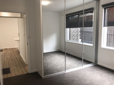 2 / 5 Raglan Street, Newtown