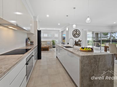 2 TEE CLOSE, Worrigee