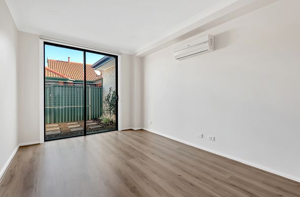 2 / 3-5 Crockett Avenue, Craigieburn