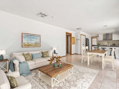 4 Hillsmeade Drive, Narre Warren South