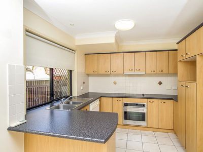4 / 5 View Street, Chermside