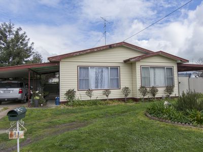 11 Burgess Street, Horsham