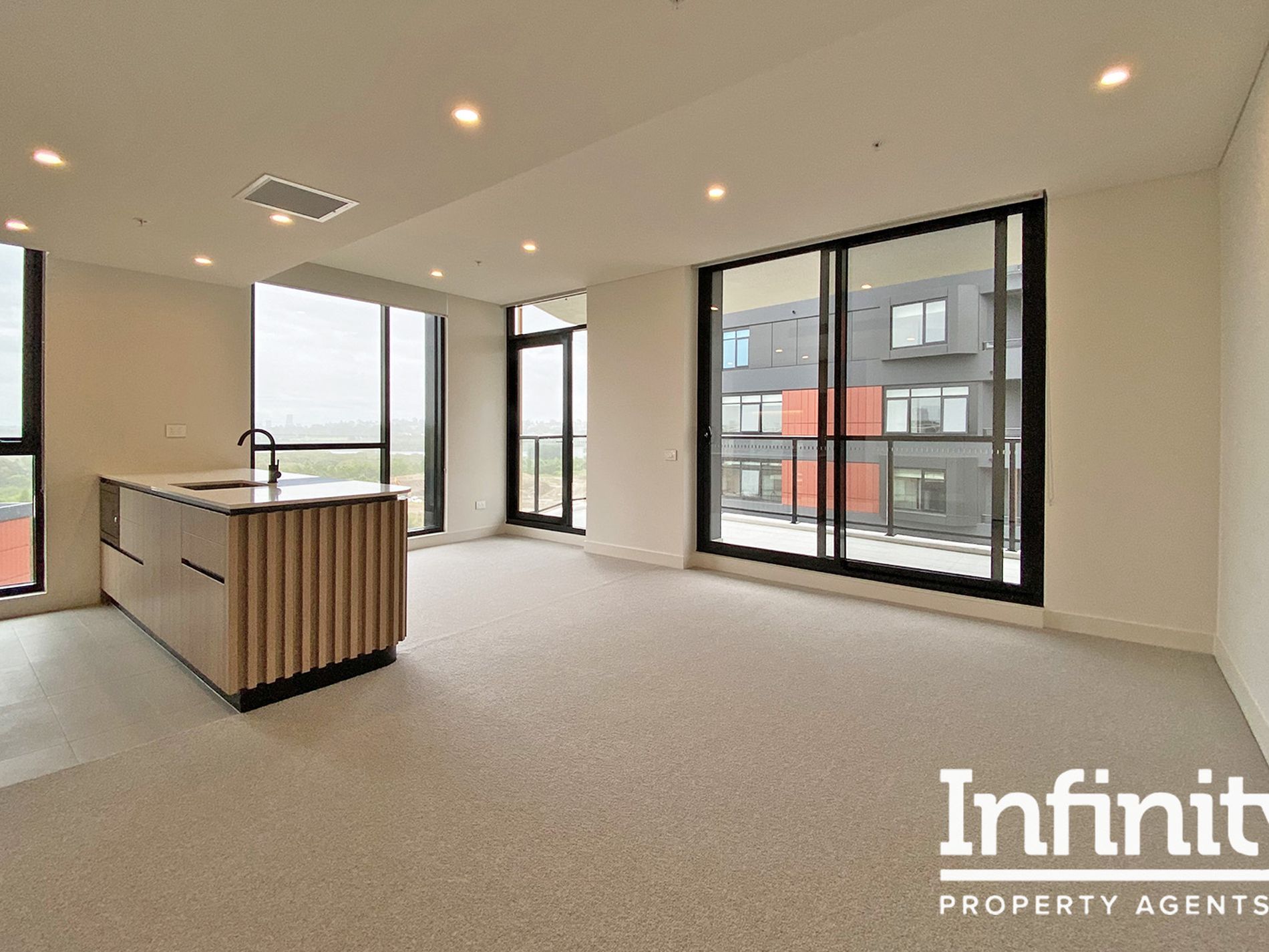 604 / 14 HILL ROAD, Wentworth Point