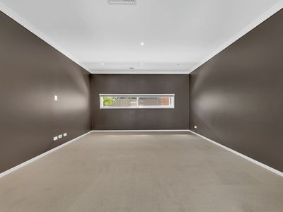 14 Aquitane Drive, Cranbourne East