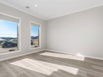 91 JACKEROO CIRCUIT, Thurgoona