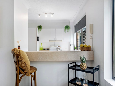 2 / 7 Lather Street, Southport