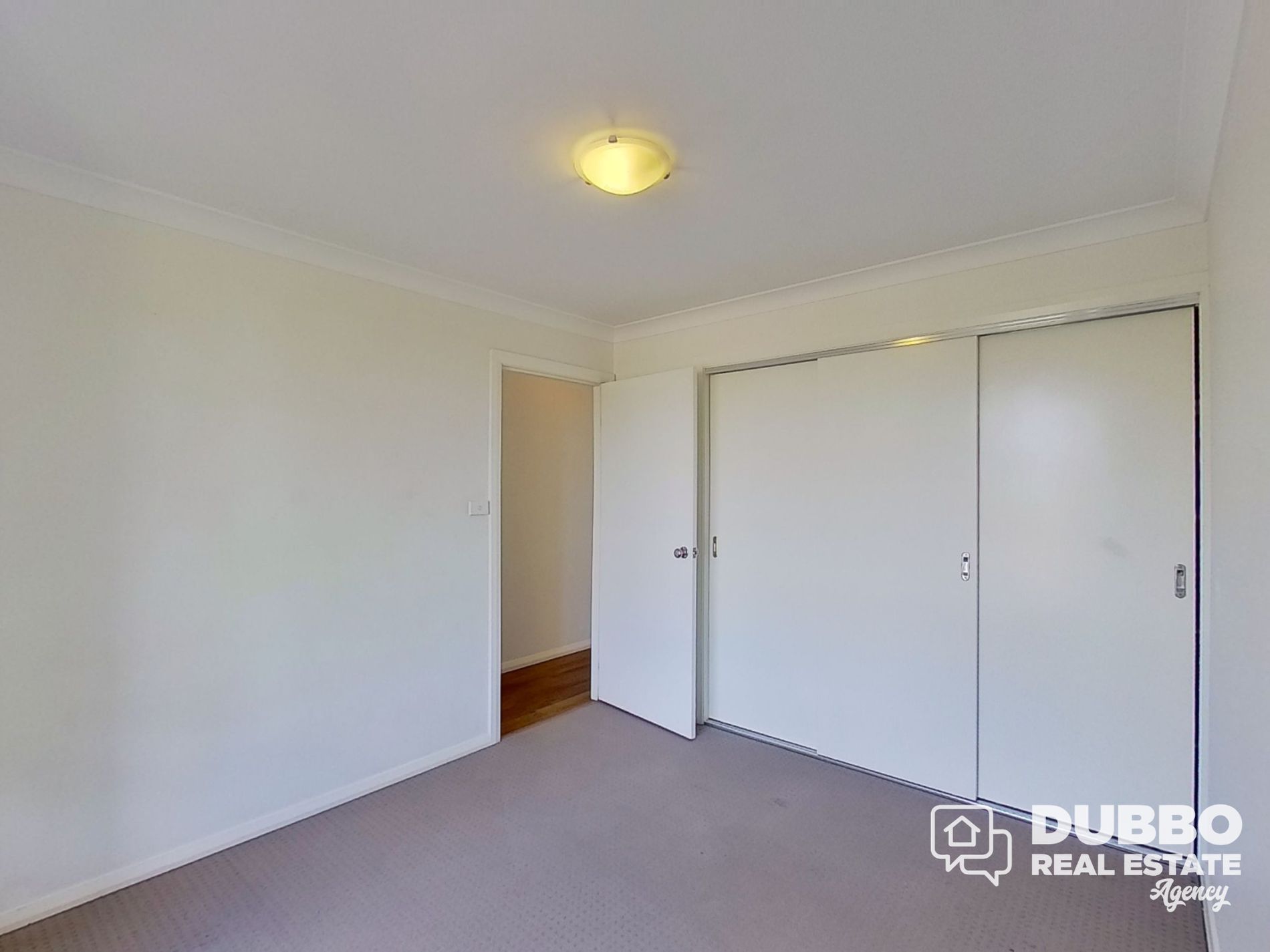 24 Dalbeattie Crescent, Dubbo