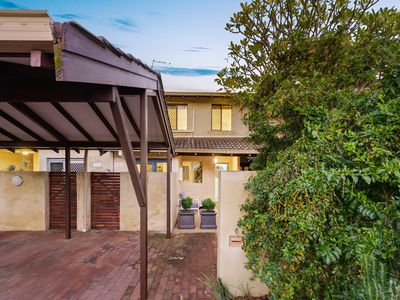 4 / 3 Tennivale Place, North Perth