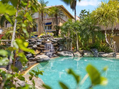 612 / 2-10 Greenslopes Street, Cairns North