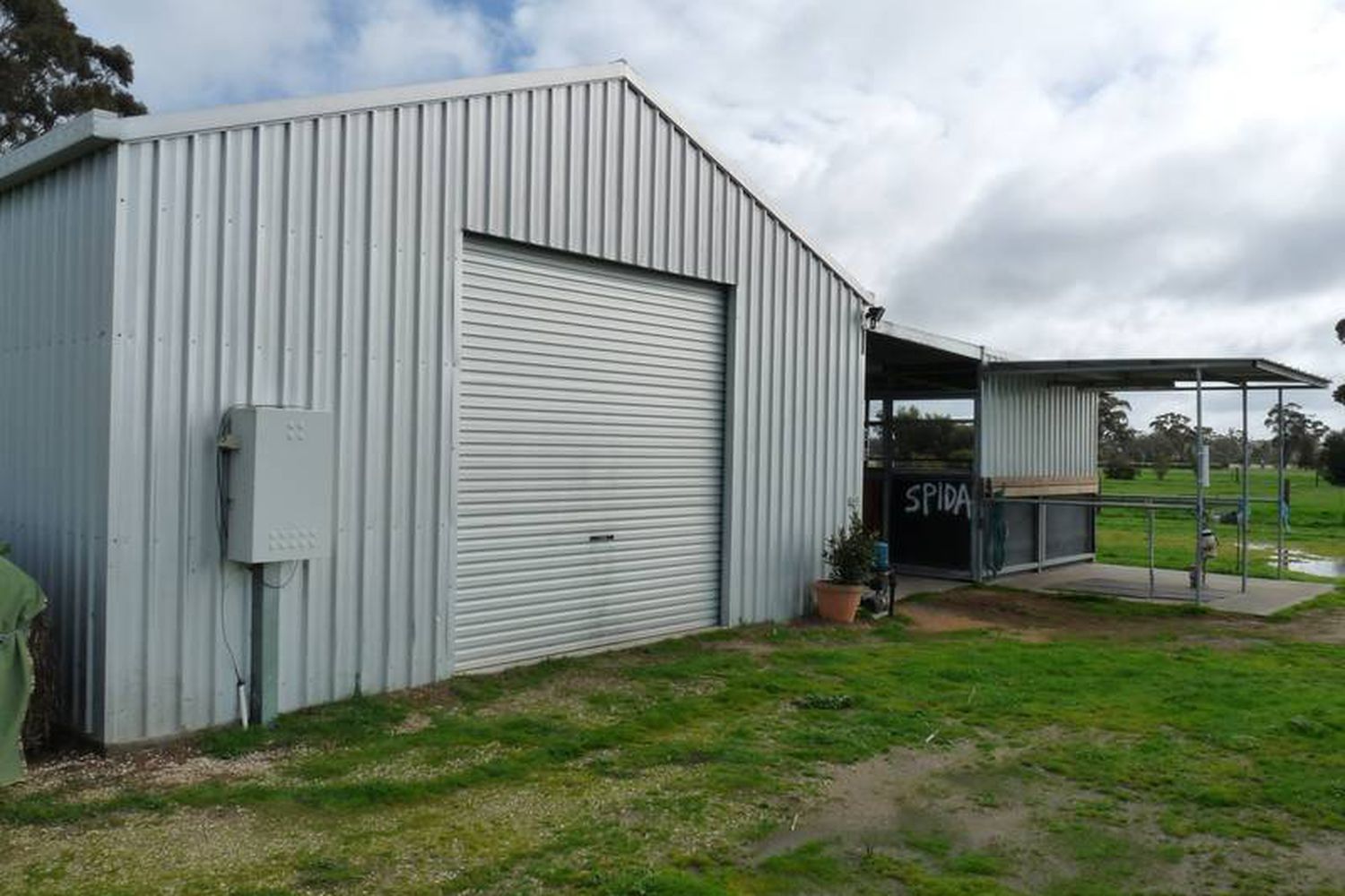 668 Walsh's Road, Horsham
