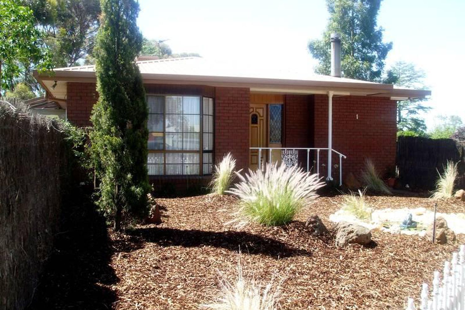 1 Davis Drive, Horsham