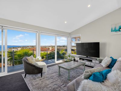 1/64 Seaview Road, Castor Bay