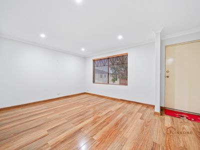 2 / 94 Hobbs Avenue, Como