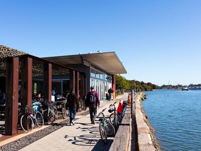 D6061 / 7 Bennelong Parkway , Wentworth Point