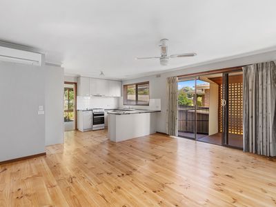 12 HANLEY CRESCENT, Seymour