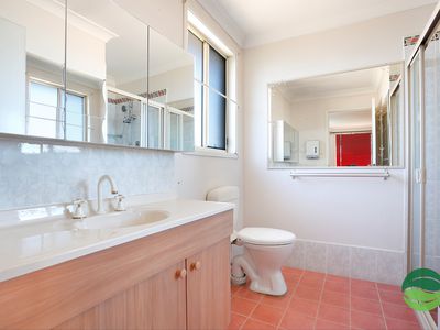23 Gillian Crescent, Hassall Grove