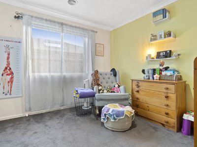 69 Village Green Drive, Leopold