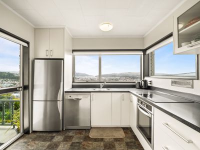 62 Easther Crescent, Kew