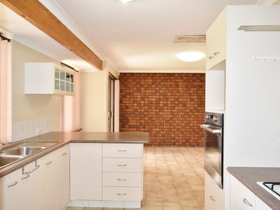 16 Ullswater Place, Balga