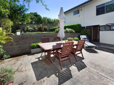 18 Mount St, Mount Saint Thomas