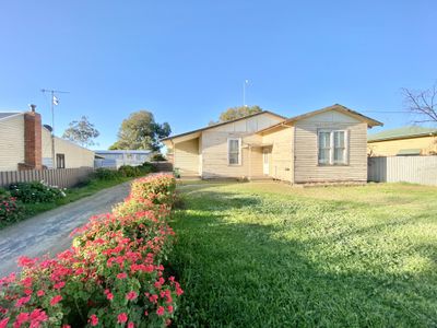 411 SLOANE STREET, Deniliquin