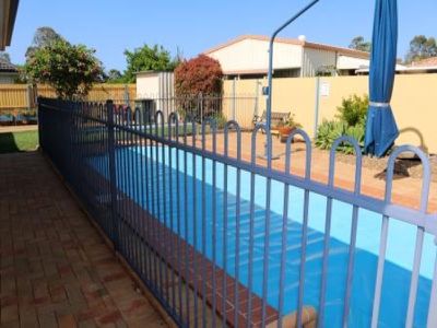 6 Banks Court, Torquay