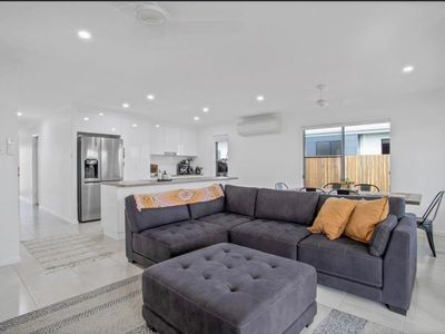 6 Lugano Mews, Andergrove