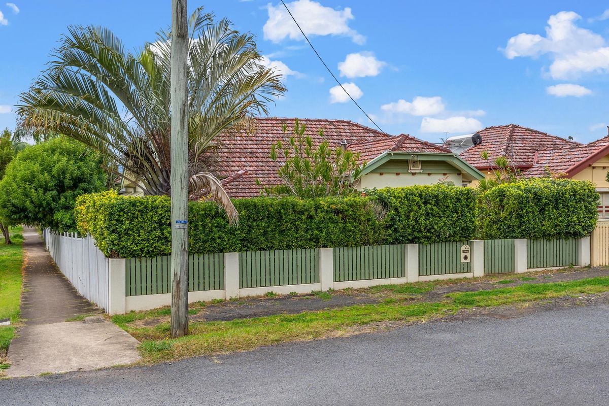 2 Parade Street, Girards Hill