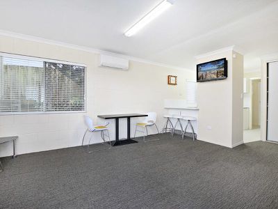 1 / 2 Pettigrew Street, Mooloolaba