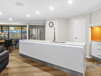 10 Bulrush Drive, Bibra Lake