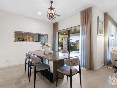 7 Walden Court, Cranbourne North
