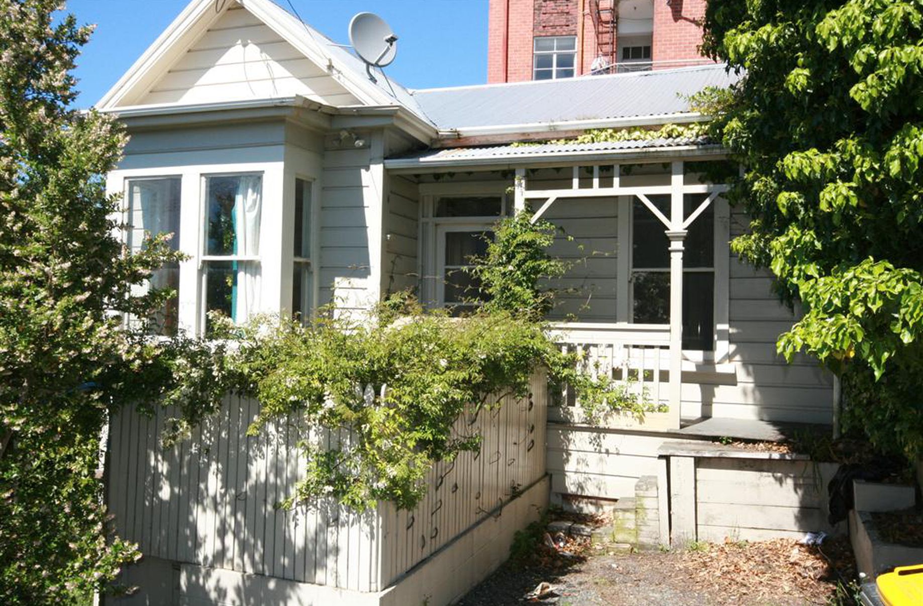 296 Highgate, Roslyn