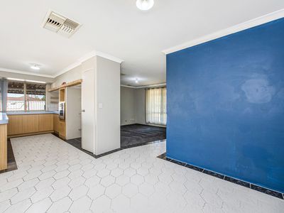 32 Jubilee Drive, Waikiki