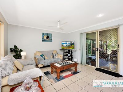10 LORIKEET AVENUE, Woodgate
