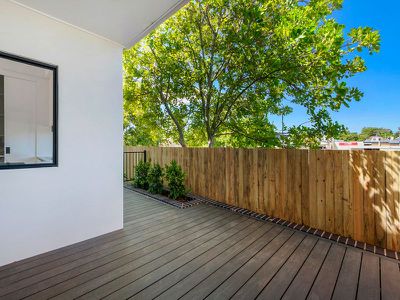 2 / 7 Turpin Road, Labrador